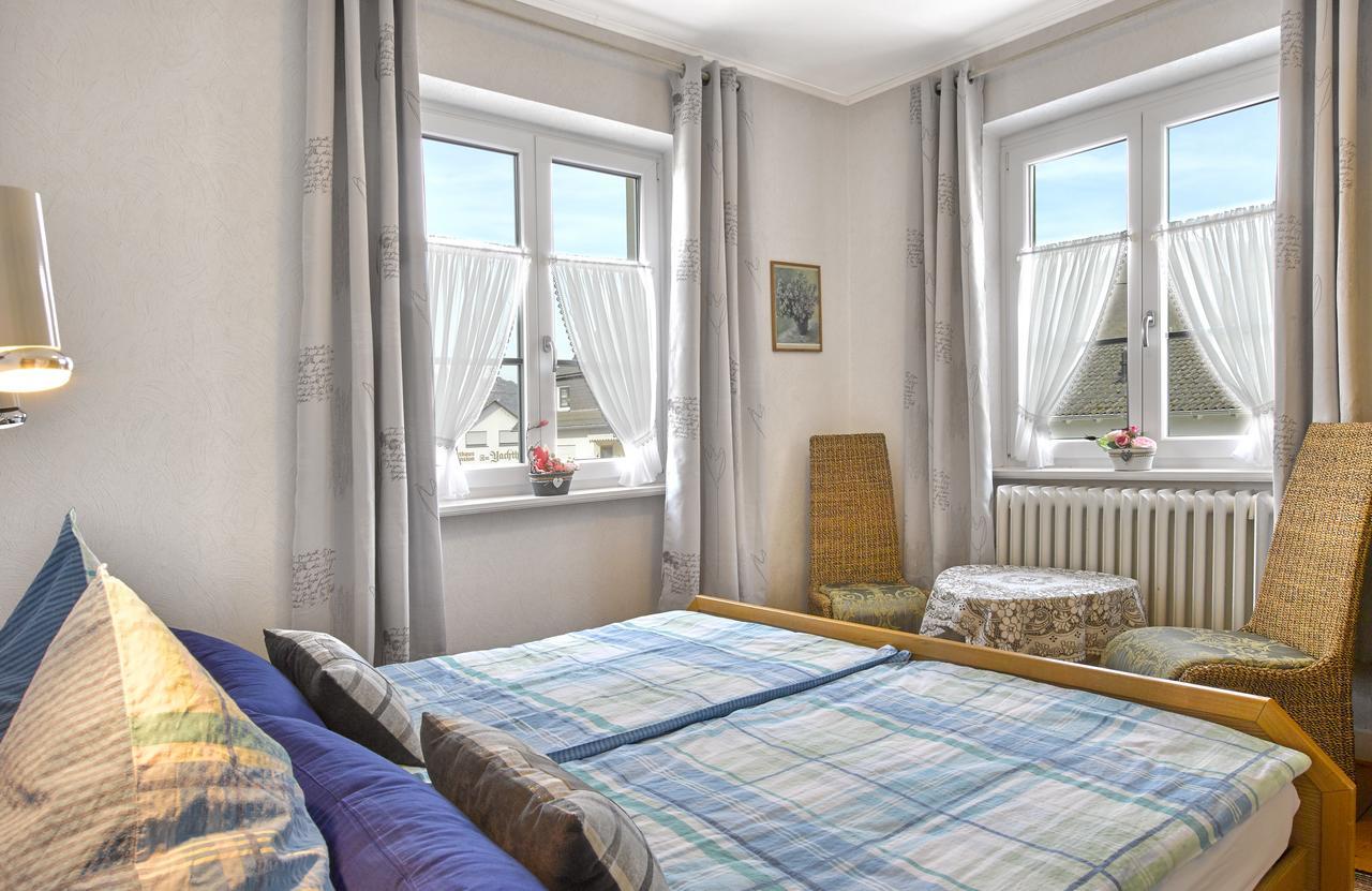 Pension "Haus Am Walde" Brodenbach, Mosel Екстер'єр фото