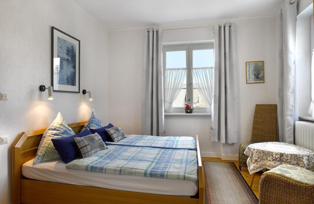 Pension "Haus Am Walde" Brodenbach, Mosel Екстер'єр фото